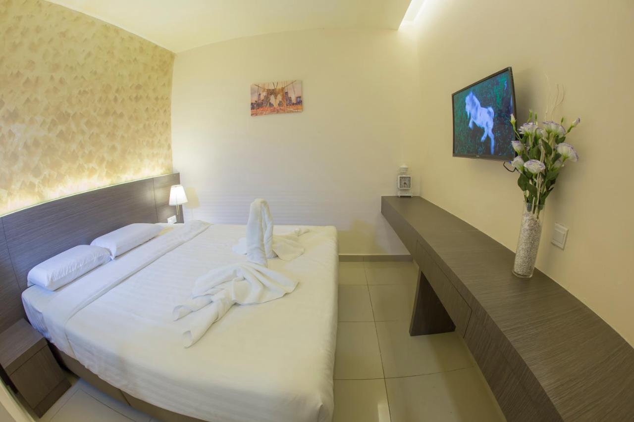 Hotel Sin Jo Johor Bahru Bagian luar foto